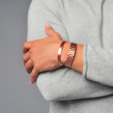 Earth Therapy bracelet cuivre et aimants néodyme, offre une présence discrète autour du poignet.