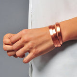 Earth Therapy bracelet magnétique à six aimants néodyme pour une sensation naturelle autour du poignet.