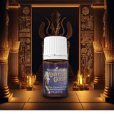 Goutte pipette sur peau avec Egyptian Gold pour aromathérapie