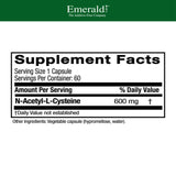 EMERALD LABS NAC 600mg, capsules végétales visibles dans le flacon.