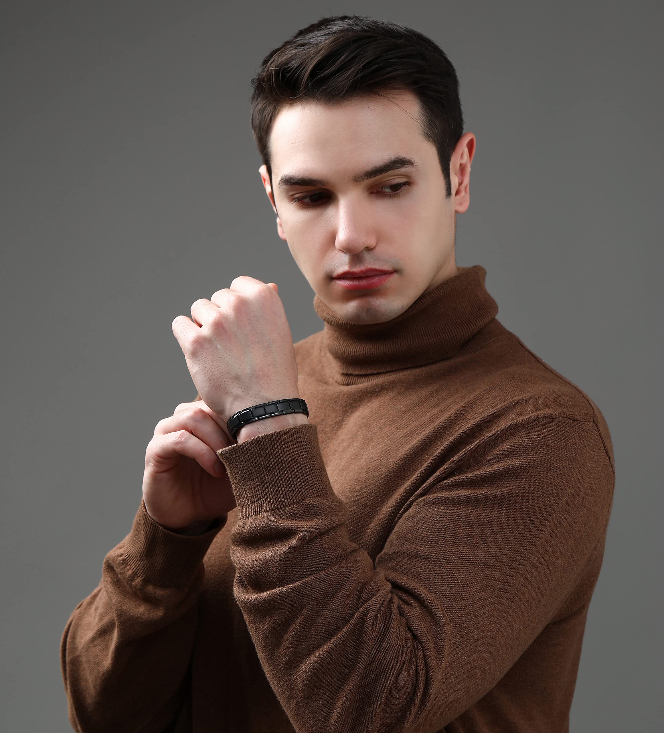 Bracelet magnétique Emmori noir, réglage pratique à 21,5 cm.