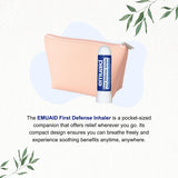 EMUAID inhalateur nasal en contexte d’aromathérapie douce et relaxante.