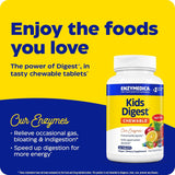 Enzymedica Kids Digest – enfant souriant avec une gomme au goût fruit-punch.
