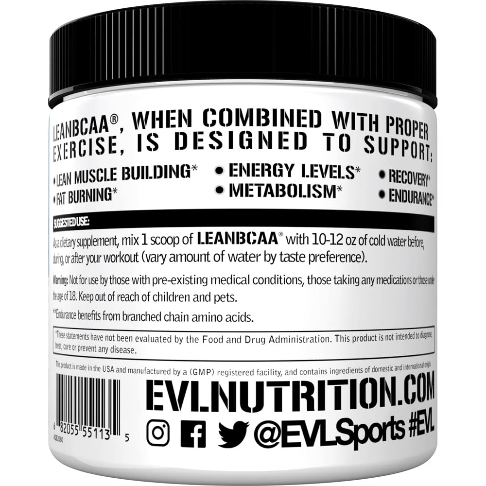 Poudre Evlution Lean BCAA mélangée à l’eau pour une hydratation post‑effort.