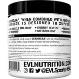 Poudre Evlution Lean BCAA mélangée à l’eau pour une hydratation post‑effort.