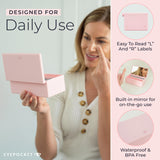 Eyepocket Daily étui lentilles rose - ouvert, accès rapide pour insérer vos lentilles journalières.