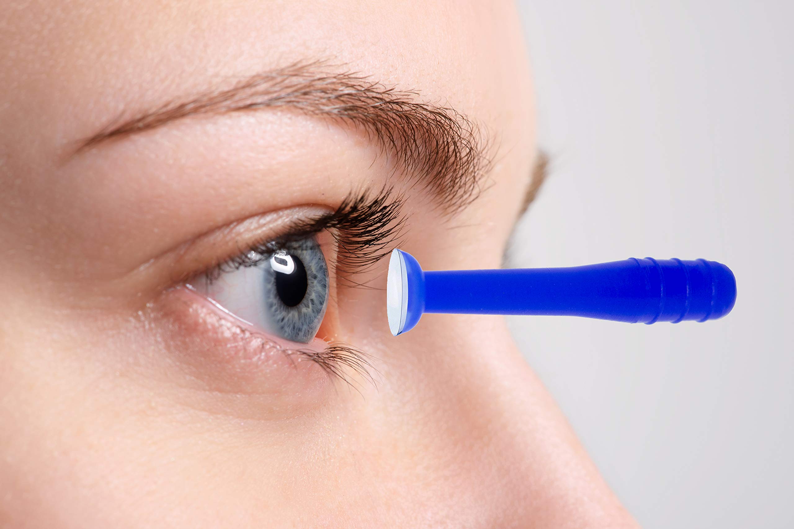 EyeSee Plongeur Lentilles RGP – hygiène améliorée par rapport à l'usage des doigts.