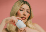 EZY DOSE Blanc et Bleu: design lumineux et clair pour repérer rapidement les pilules.