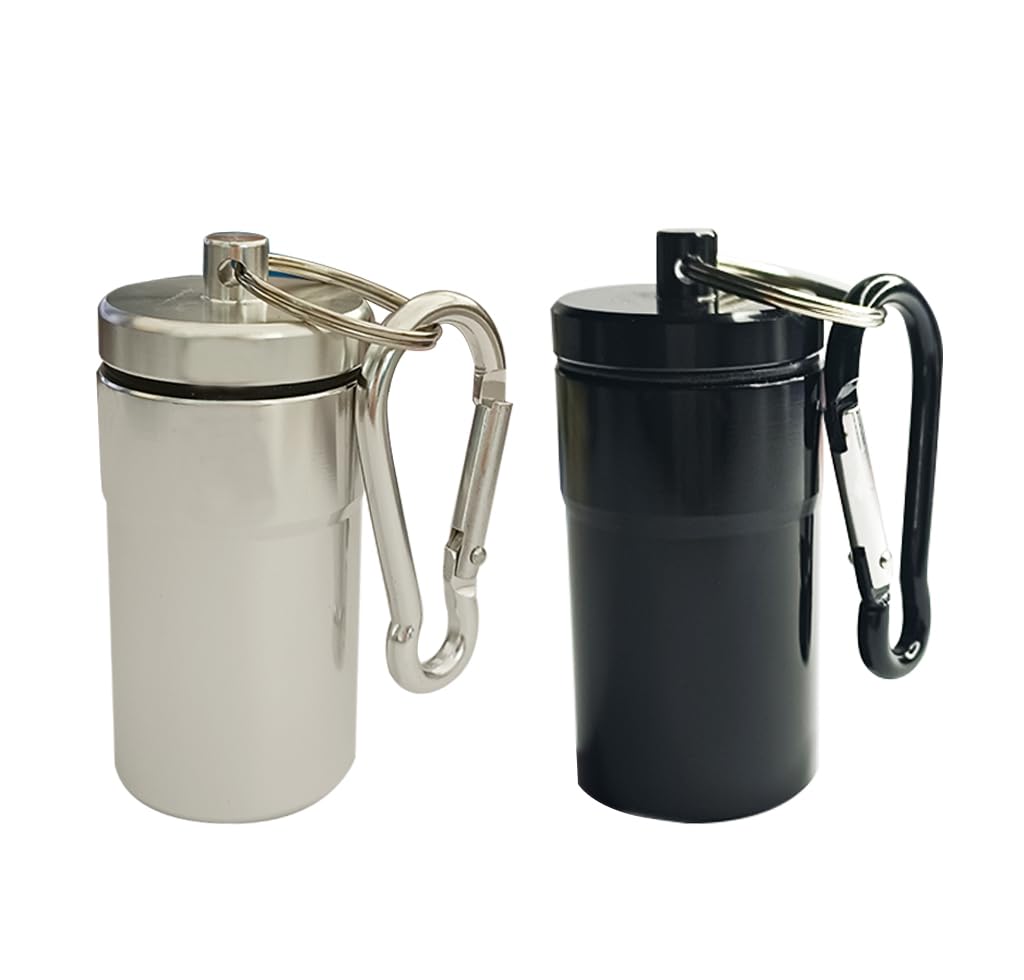 Boîte pilulier Fayala en aluminium, prête pour les voyages et les déplacements.