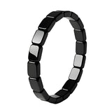 Bracelet Feisuo en hématite carré noir, détail de perles et texture satinée