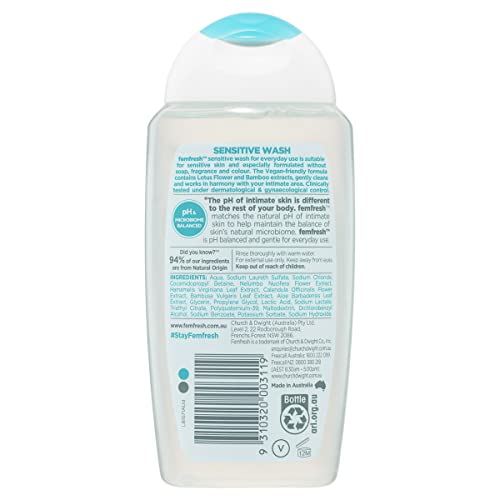 Femfresh Lavage Intime Sensible: extraits lotus-bambou visibles, soin nourrissant pour la peau.