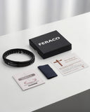 Feraco bijou spirituel cross, symbole de foi et style moderne.