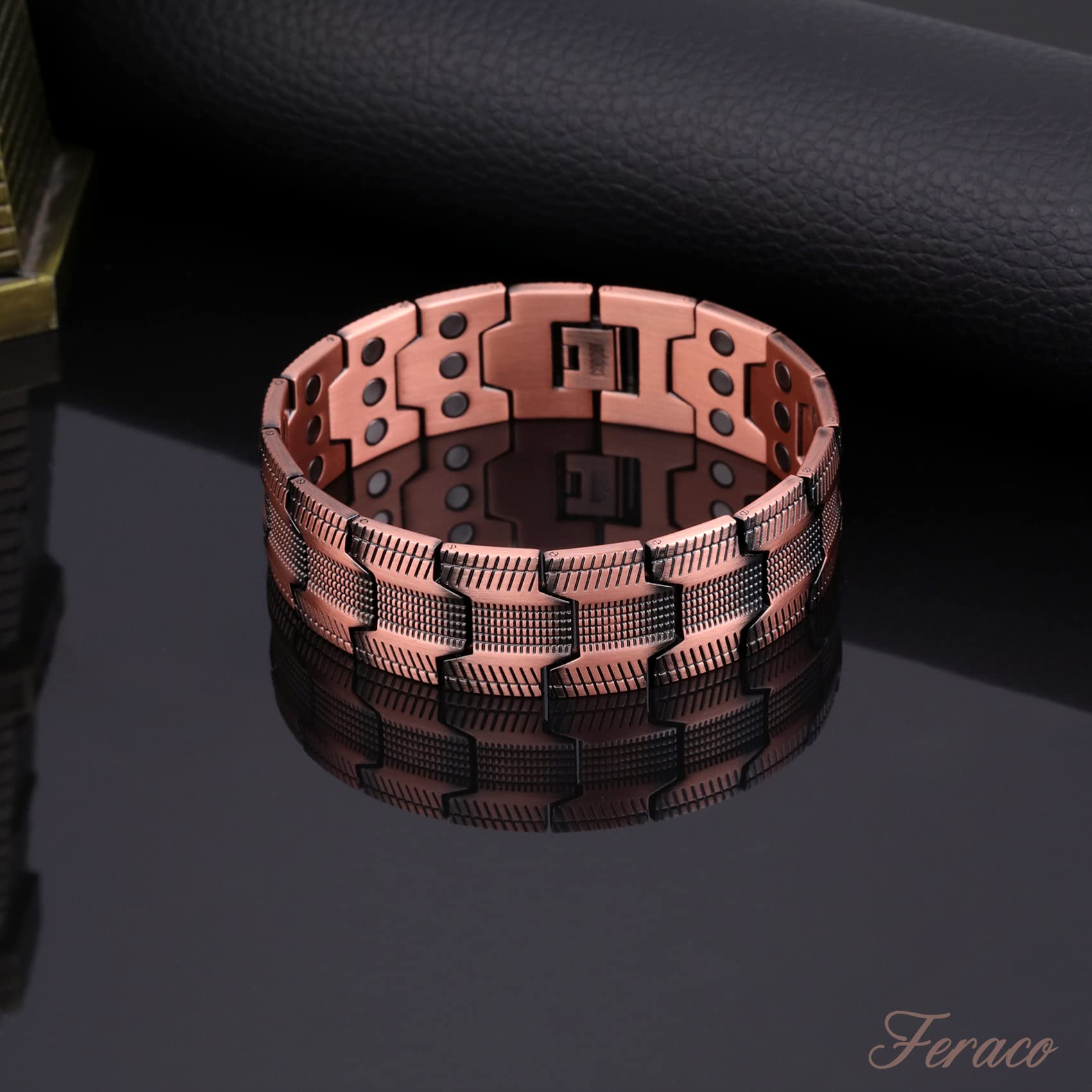 Style quotidien Feraco bracelet, parfait pour bureau et loisirs.
