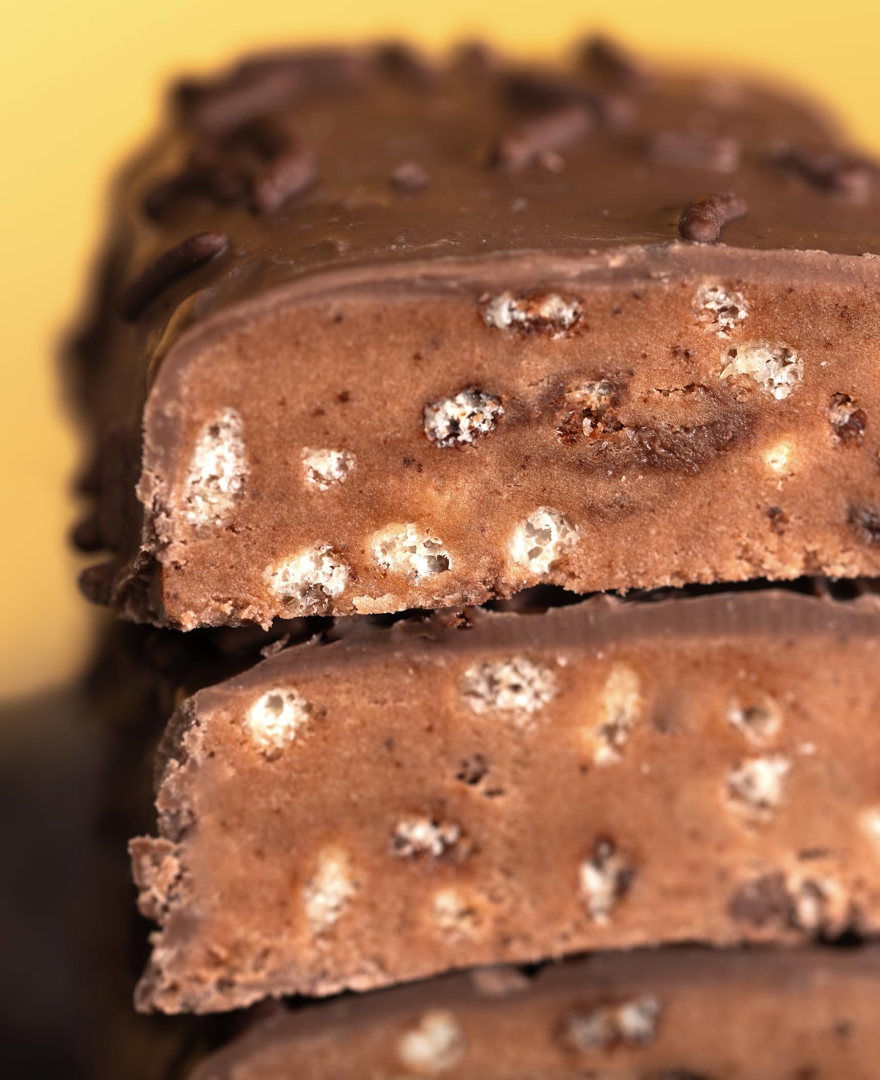 Barre protéinée Anabar, snack gourmand et pratique pour les déjeuners rapides.