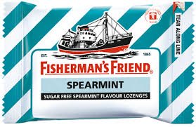Pastilles Fisherman's Friend menthe sans sucre – rafraîchissement pratique en déplacement.