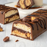 Barre chocolat cacahuètes FITCRUNCH, main, parfait pour un apport rapide en énergie