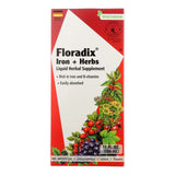 Floradix Fer et Herbes – versement de la bouteille, soutien énergie naturelle.
