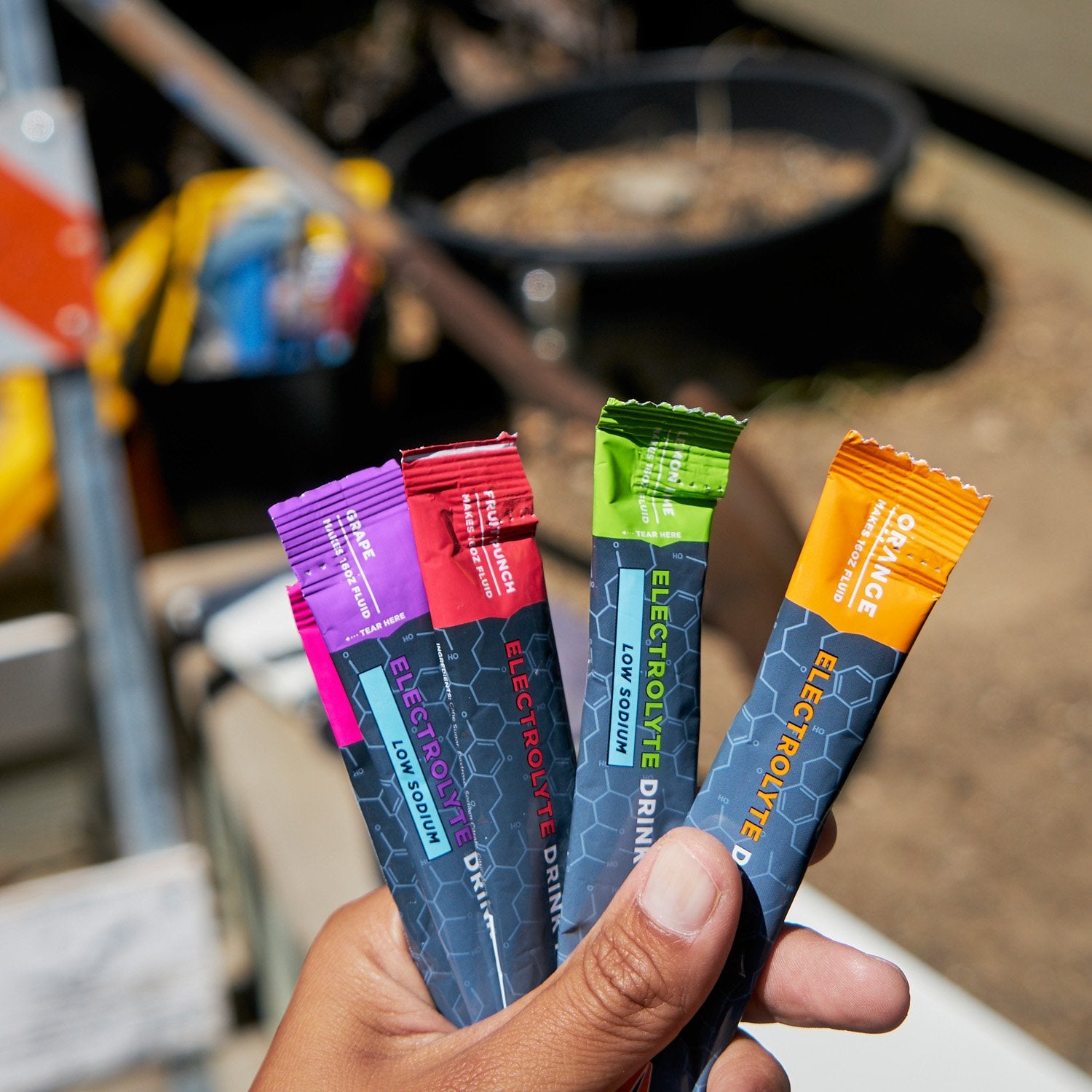Assortiment de saveurs fruits Fluid Tactical dans un sachet.