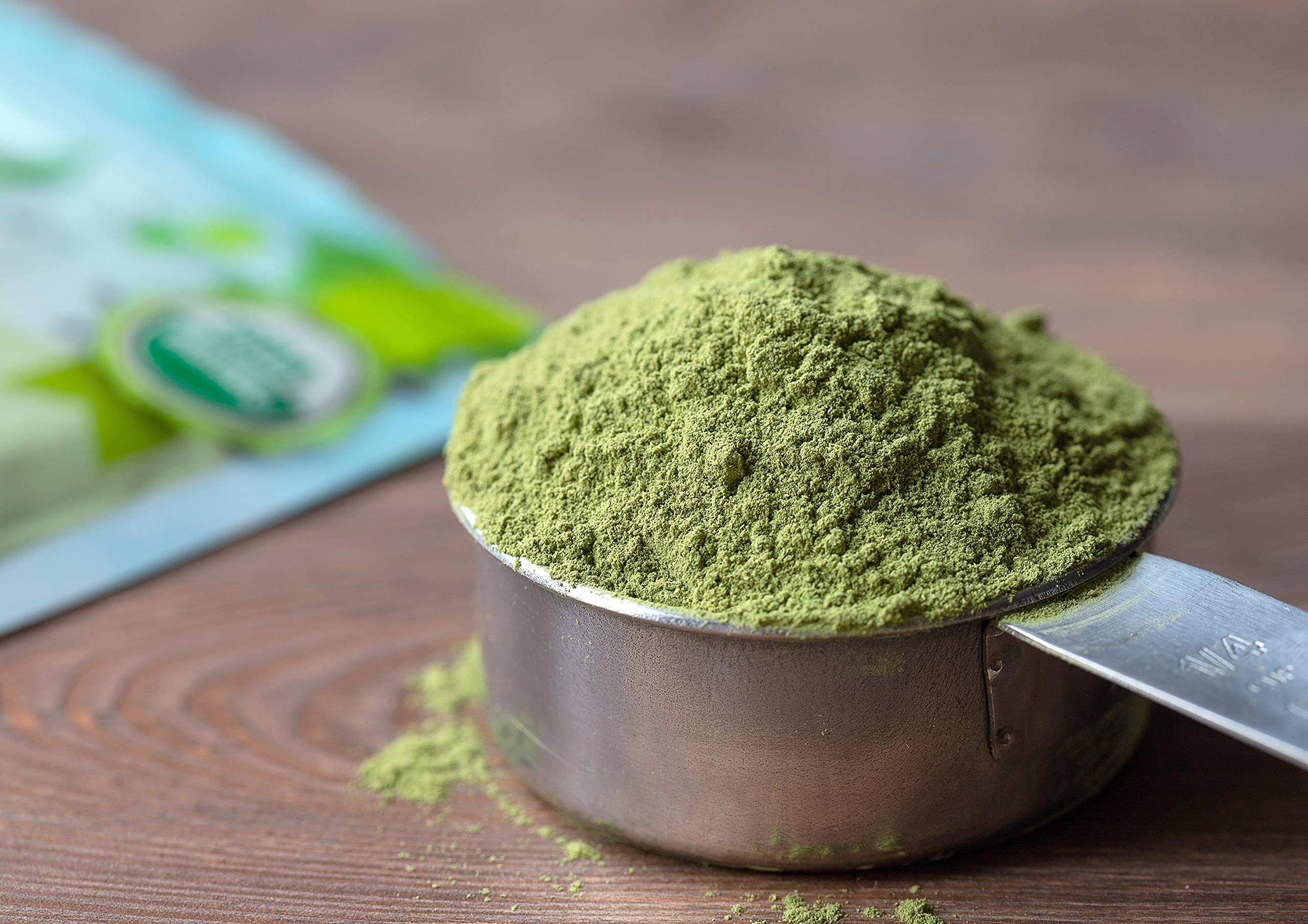Thé avec poudre d'alfalfa Food to Live pour énergie légère