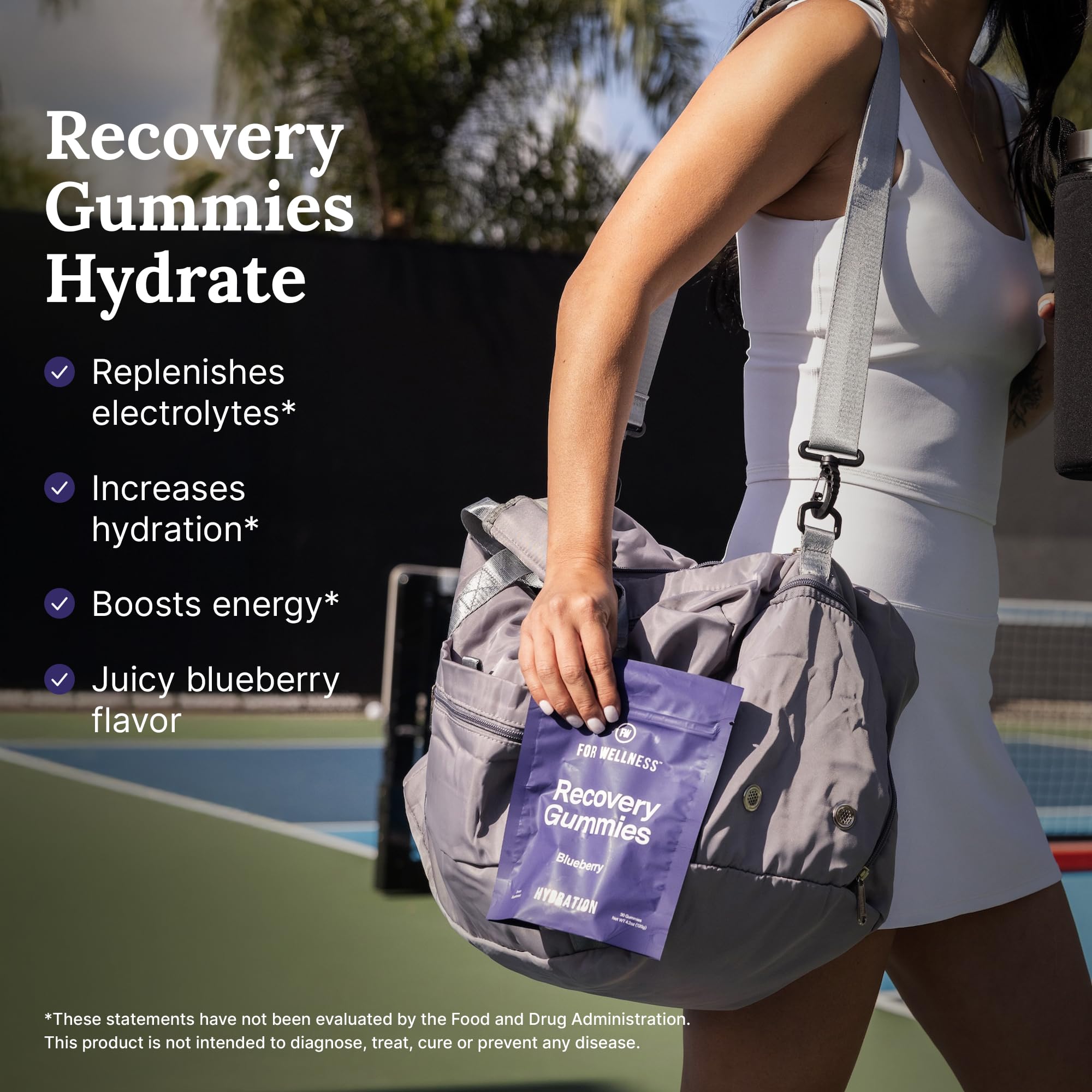 For Wellness Recovery Gummies Hydrate – emballage compact idéal pour le sac de sport.
