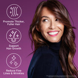 Cheveux et ongles en avant: flacon Force Factor sur fond clair