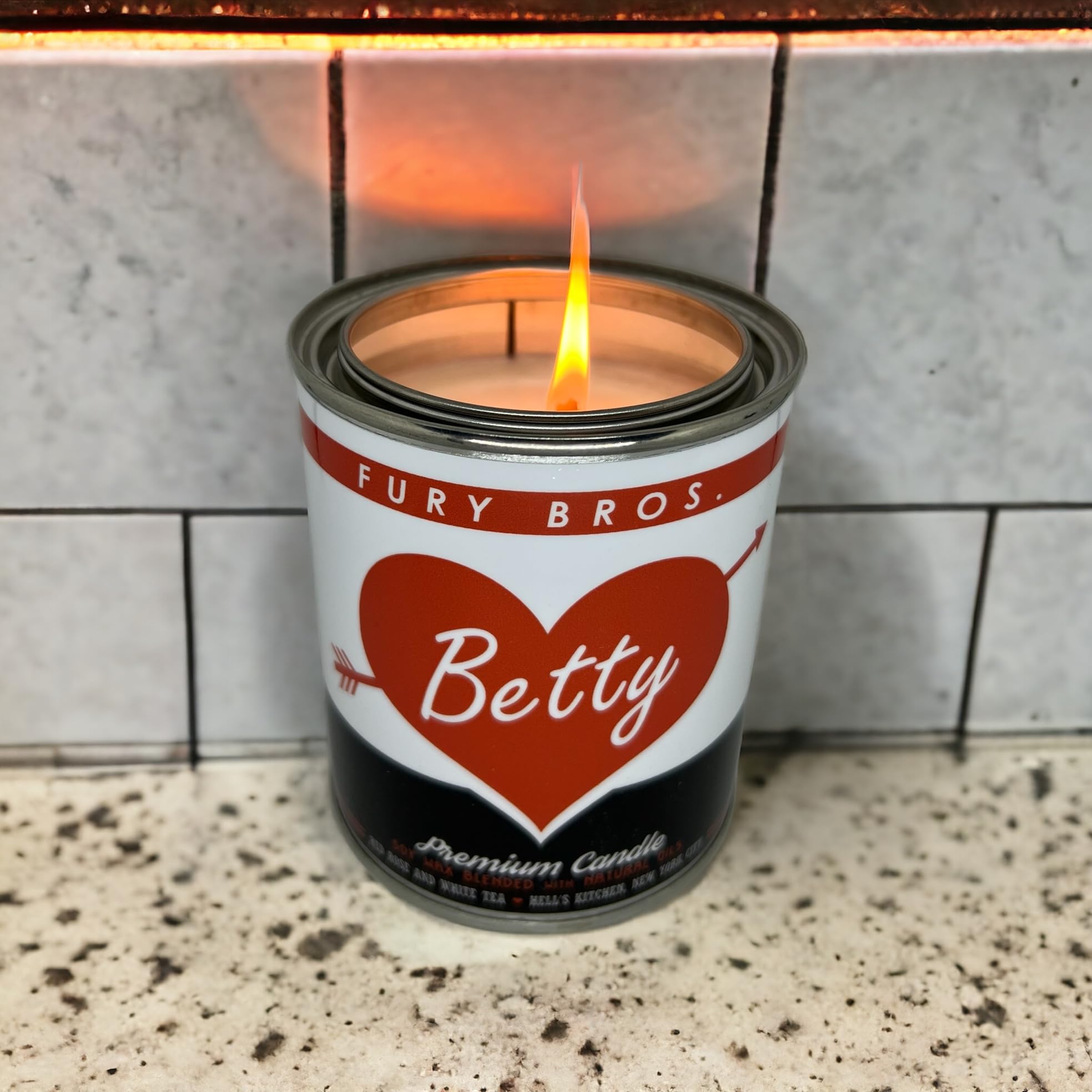 Bougie Fury Bros Betty – Fabrication américaine artisanale, qualité visible.