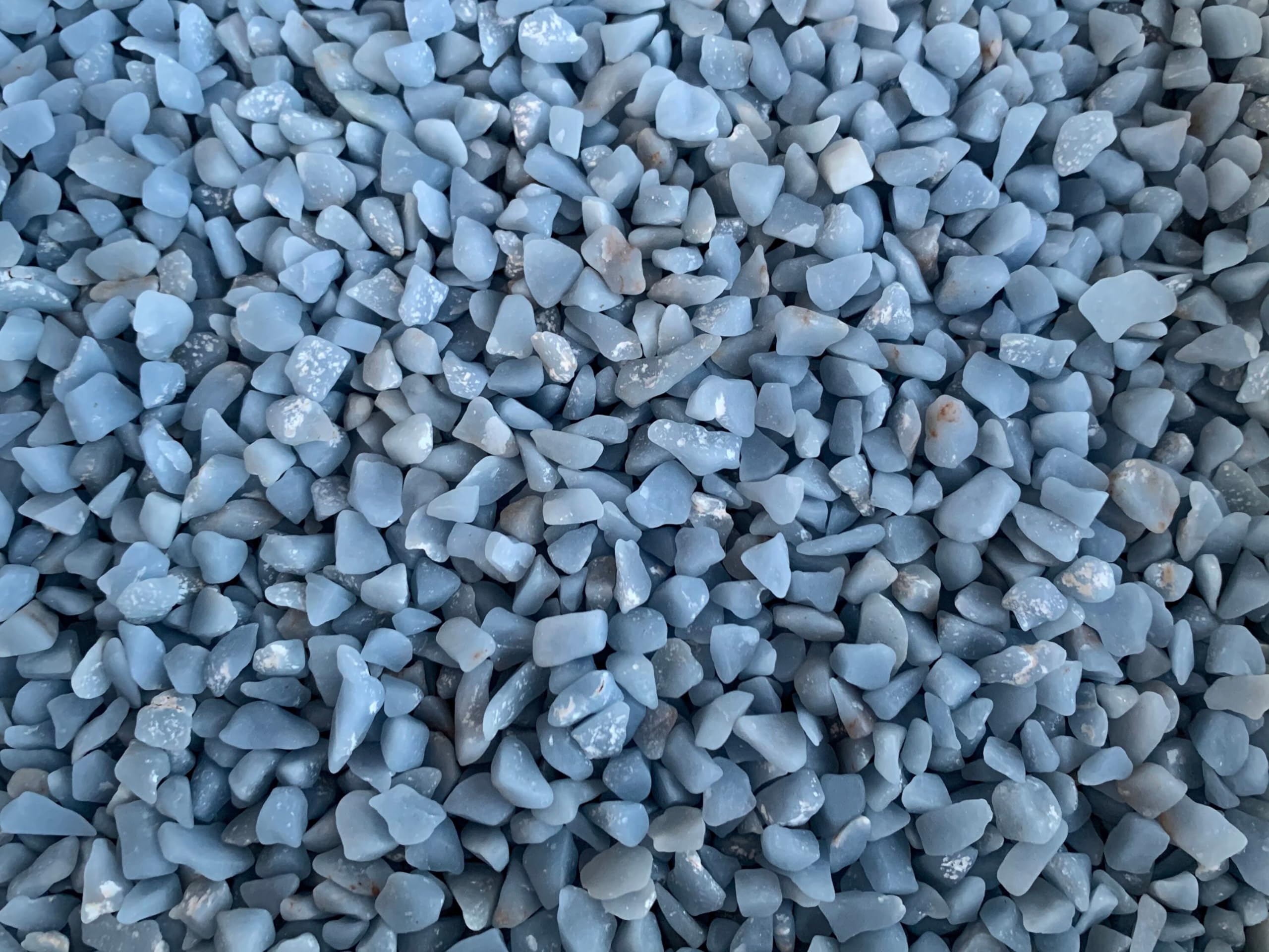 Angelite pour ornements bois, chips décoratifs par GAF TREASURES.