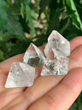 GAF TREASURES Apophyllite-energie-purification: énergie calme pour espace de vie et travail.