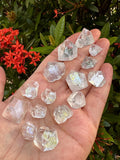 GAF TREASURES Apophyllite-petits-cristaux: petits cristaux polyvalents pour montages et créations uniques.