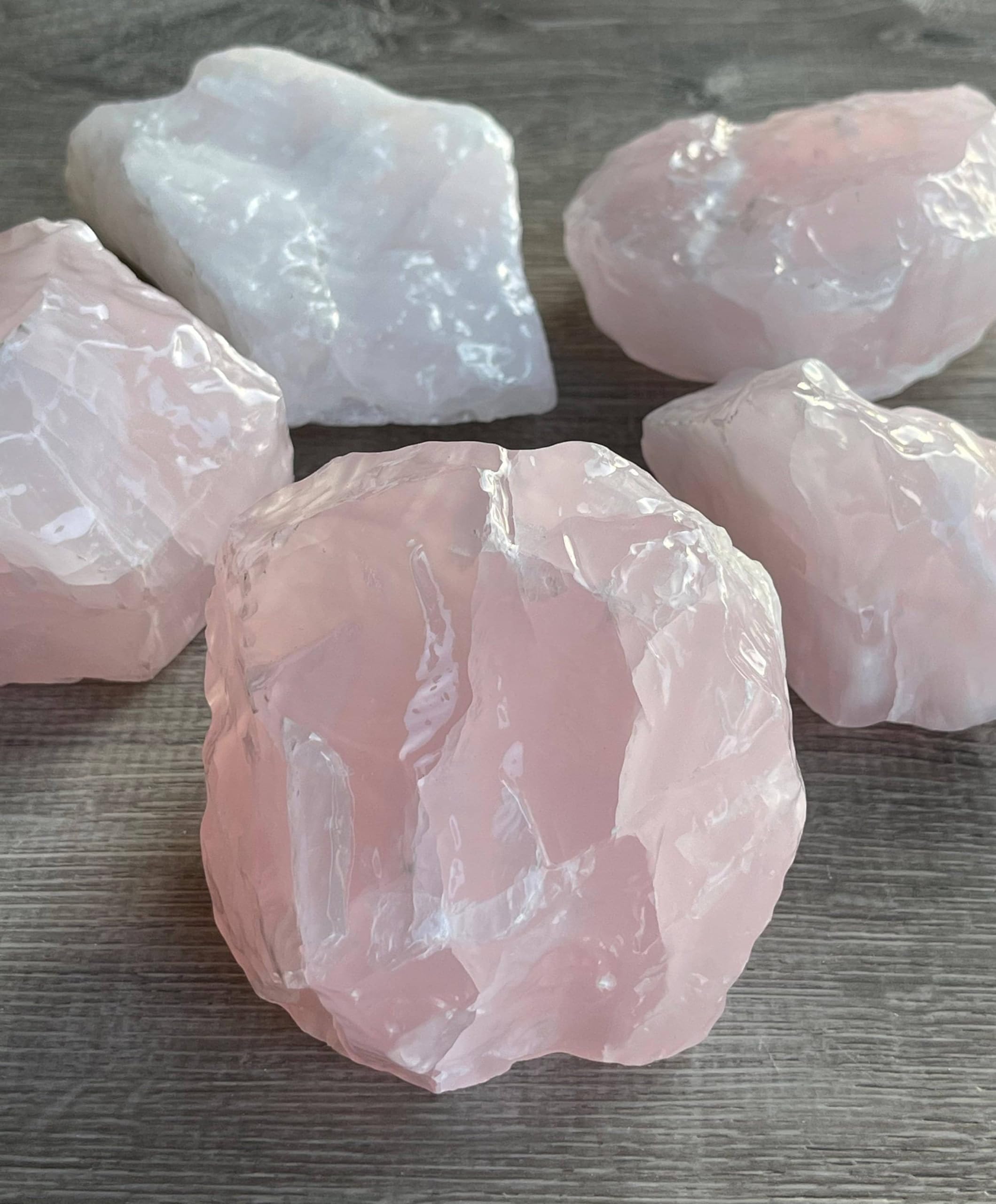 Calcite rose brute GAF TREASURES, idéale pour polissage et cabochon.