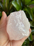 GAF TREASURES calcite rose brute, originaire du Mexique, énergie naturelle et authentique.
