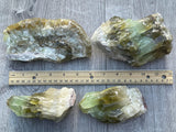 GAF Treasures calcite verte brute, pierre de collection et pratique spirituelle