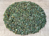 Cristaux miniatures d'aventurine verte par GAF TREASURES, parfaits pour créations artistiques.