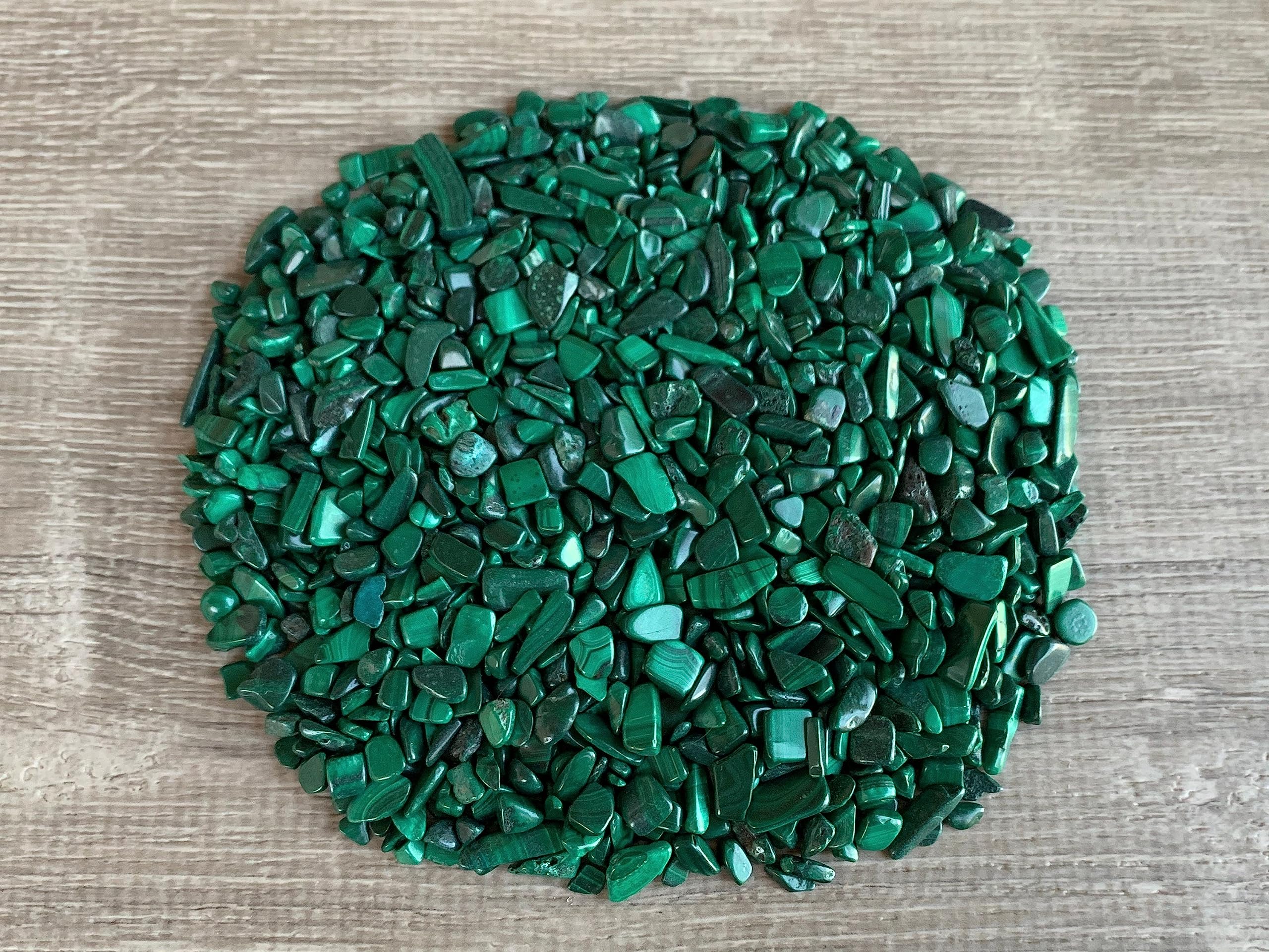 GAF TREASURES Malachite morceaux concassés non percés – parfaits pour assemblages et projets.