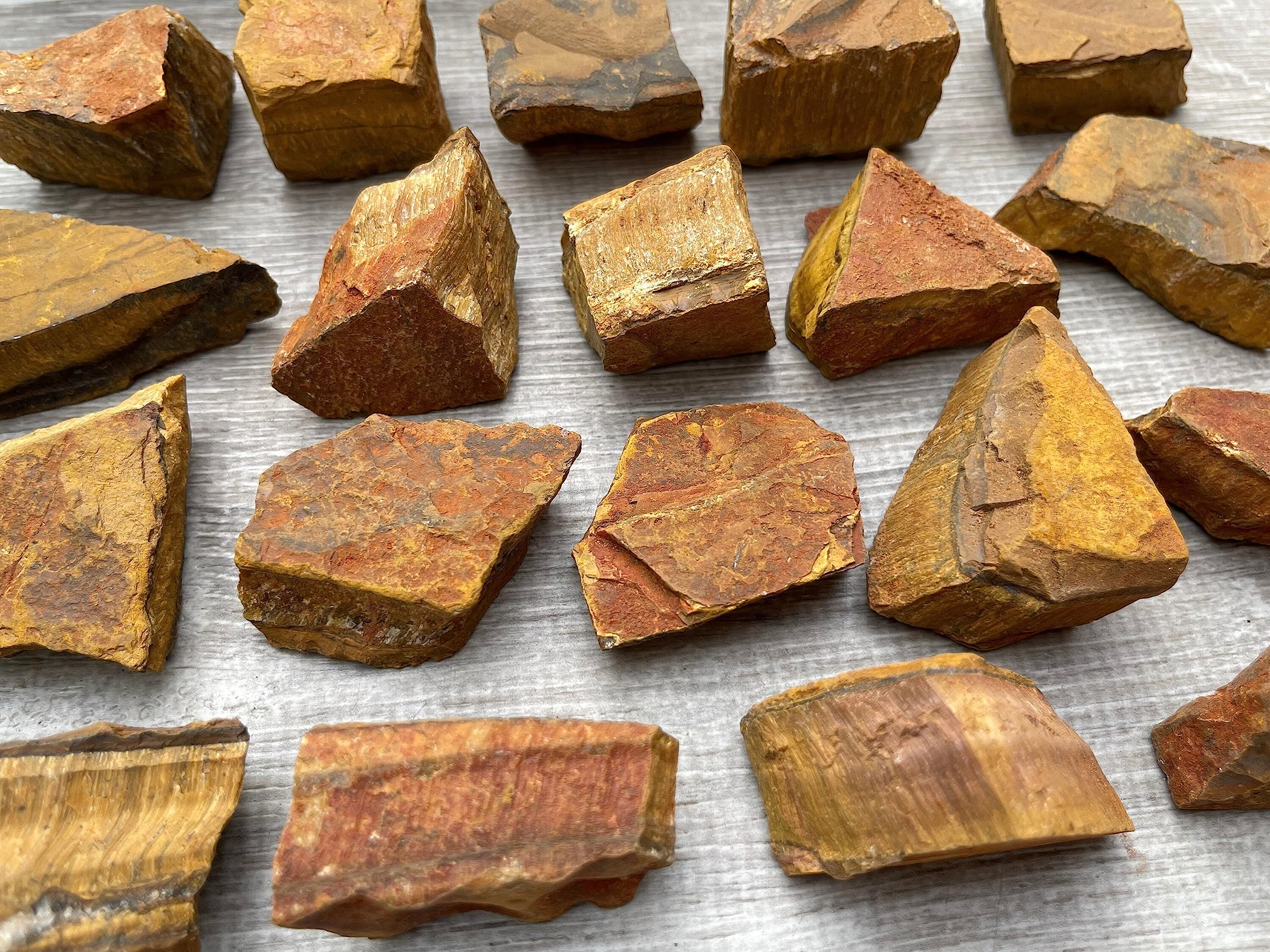 GAF TREASURES œil de tigre brut, idéal pour polissage, cablage et création de bijoux.