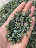 Morceaux pour substrat plante et terrarium, aventurine verte, par GAF TREASURES.