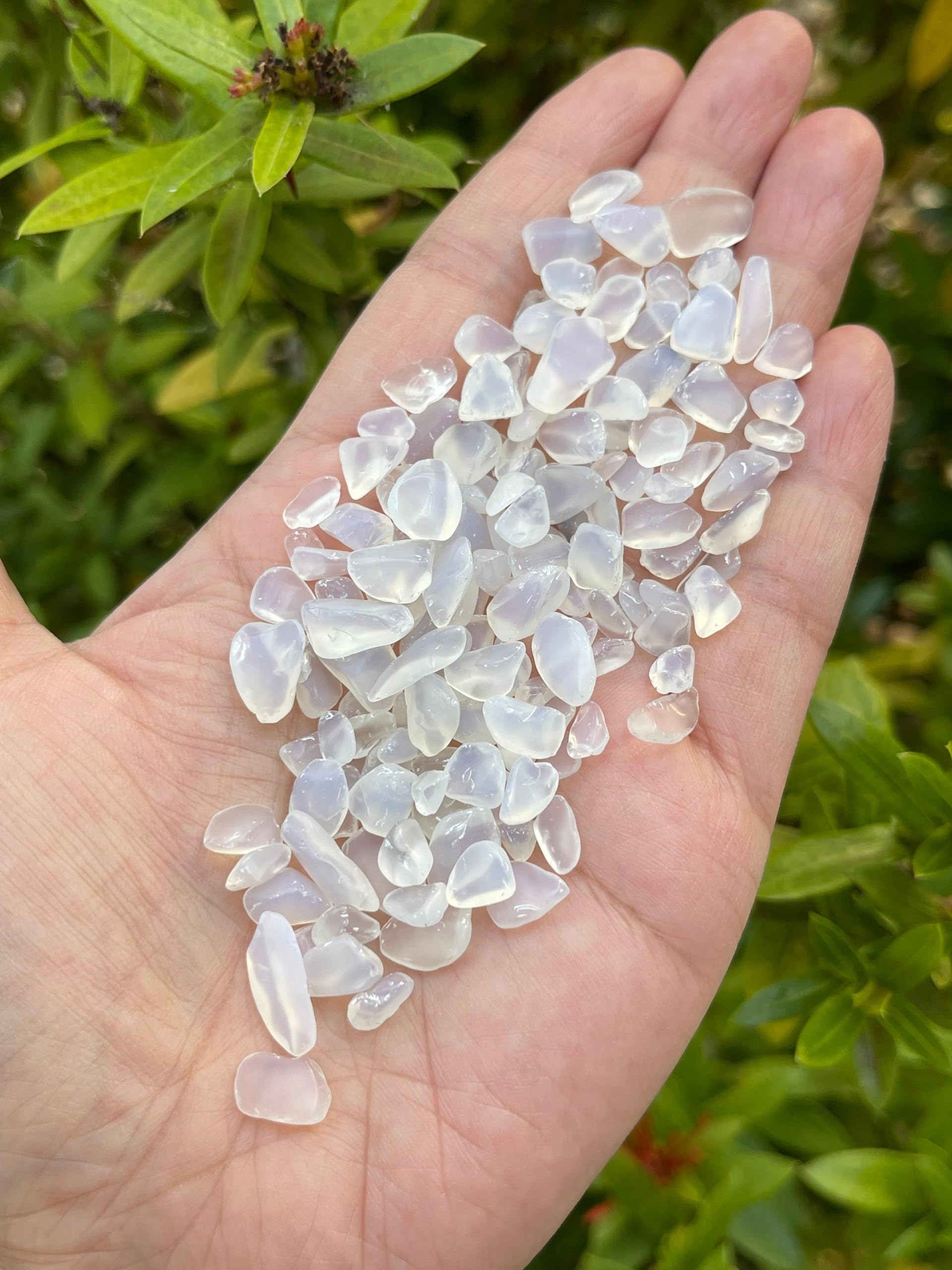 GAF TREASURES Opalite copeaux 5mm-12mm: texture variée pour mosaïque et gravure légère.