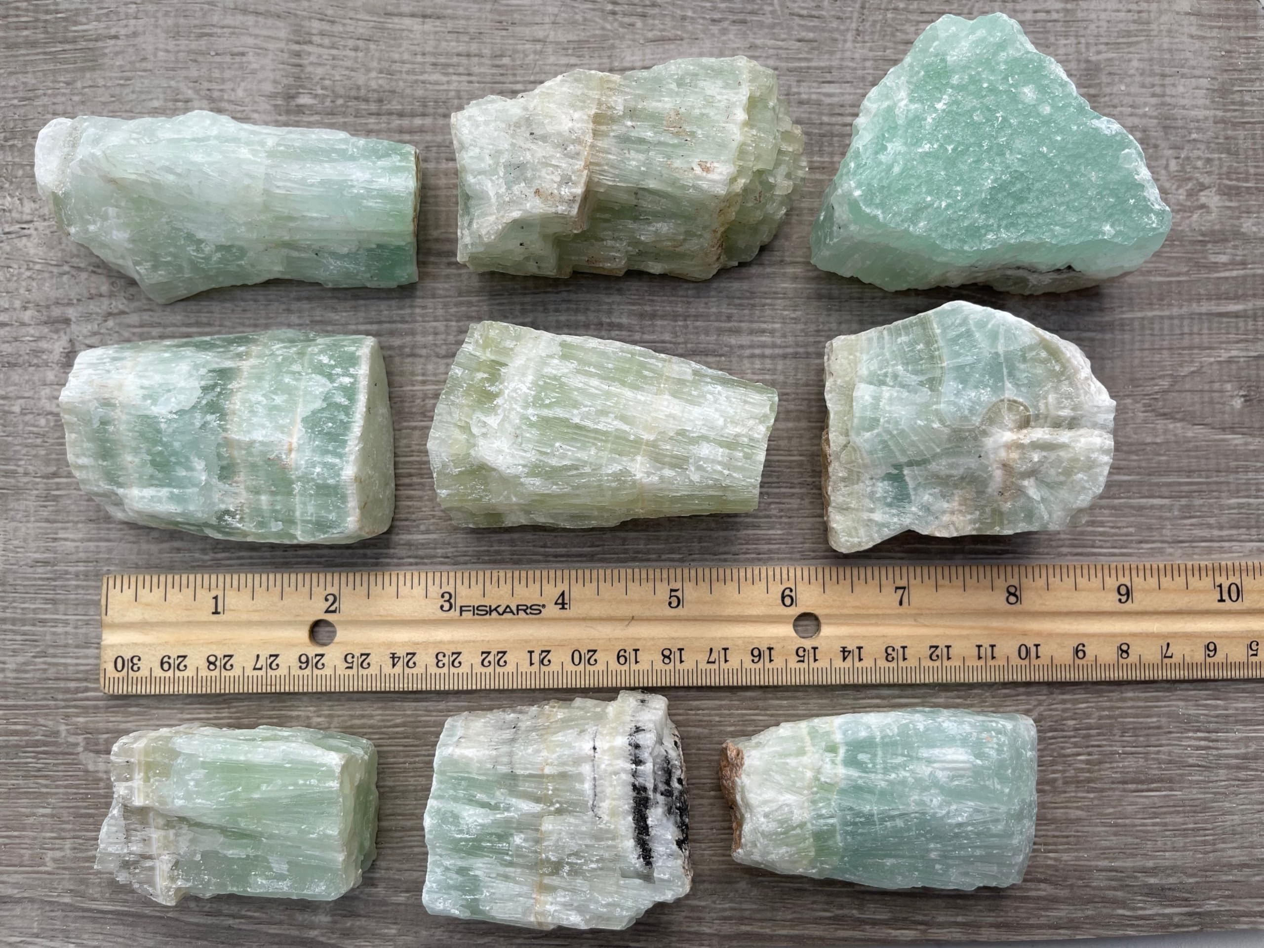 GAF TREASURES Pistache Calcite brute, variation naturelle distincte