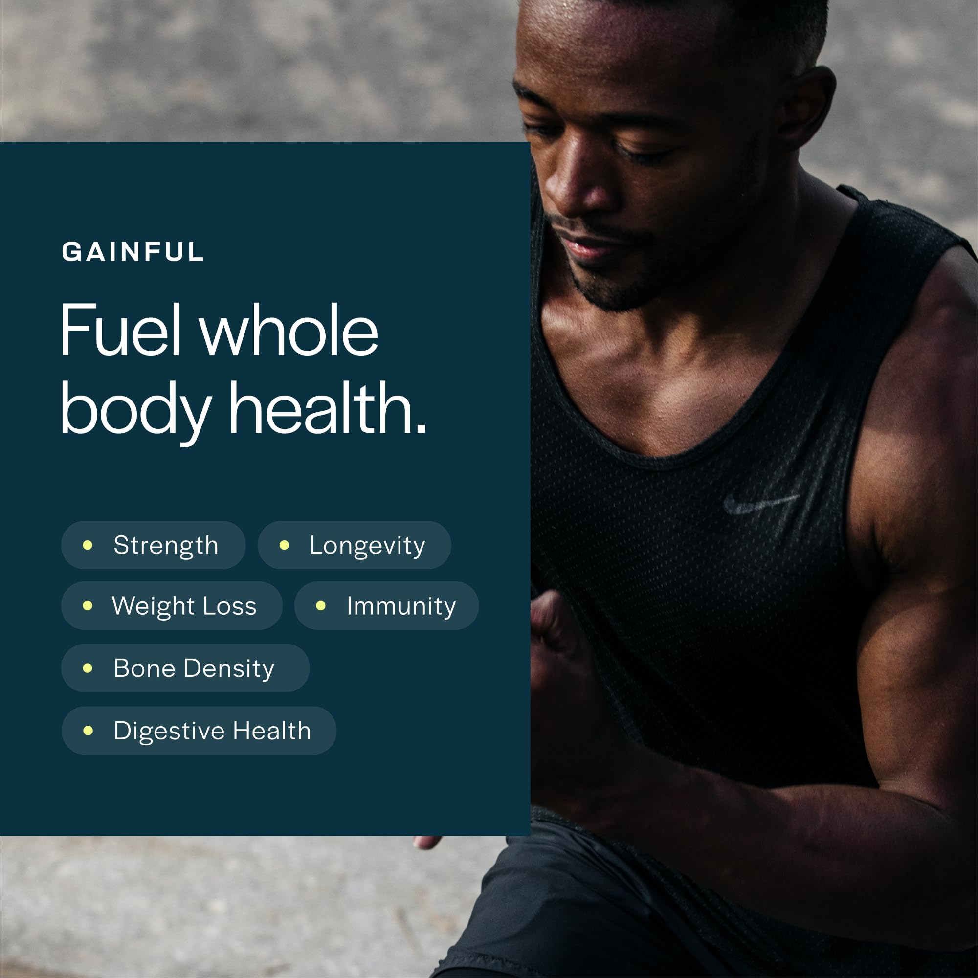 Gainful Poudre Whey Performance ajouté aux smoothies, booster protéique pratique.