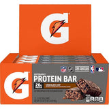 Gatorade barre protéinée, texture riche et morceaux chocolat, récupération musculaire après l'effort.