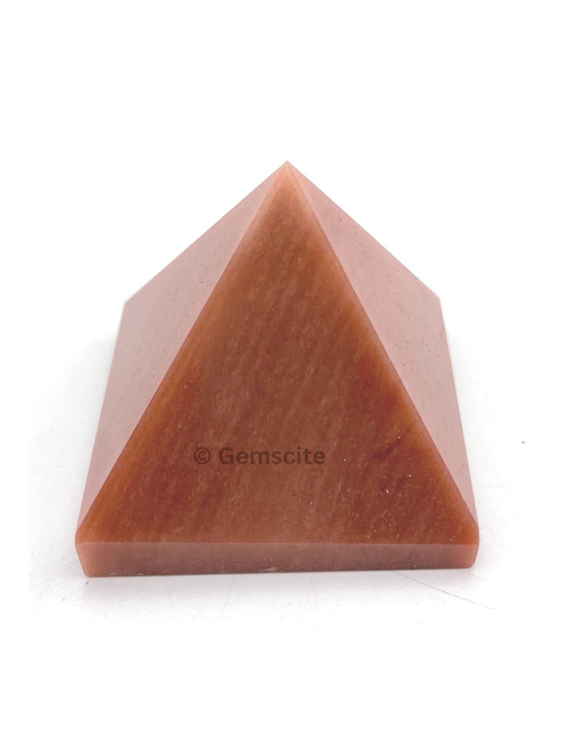 GEMSCITE aventurine rouge, pyramide selon feng shui pour harmonie d’espace.