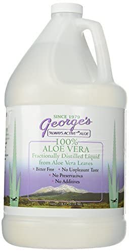 George's Aloe Vera distillée – flacon en train de verser, facile à incorporer dans les boissons