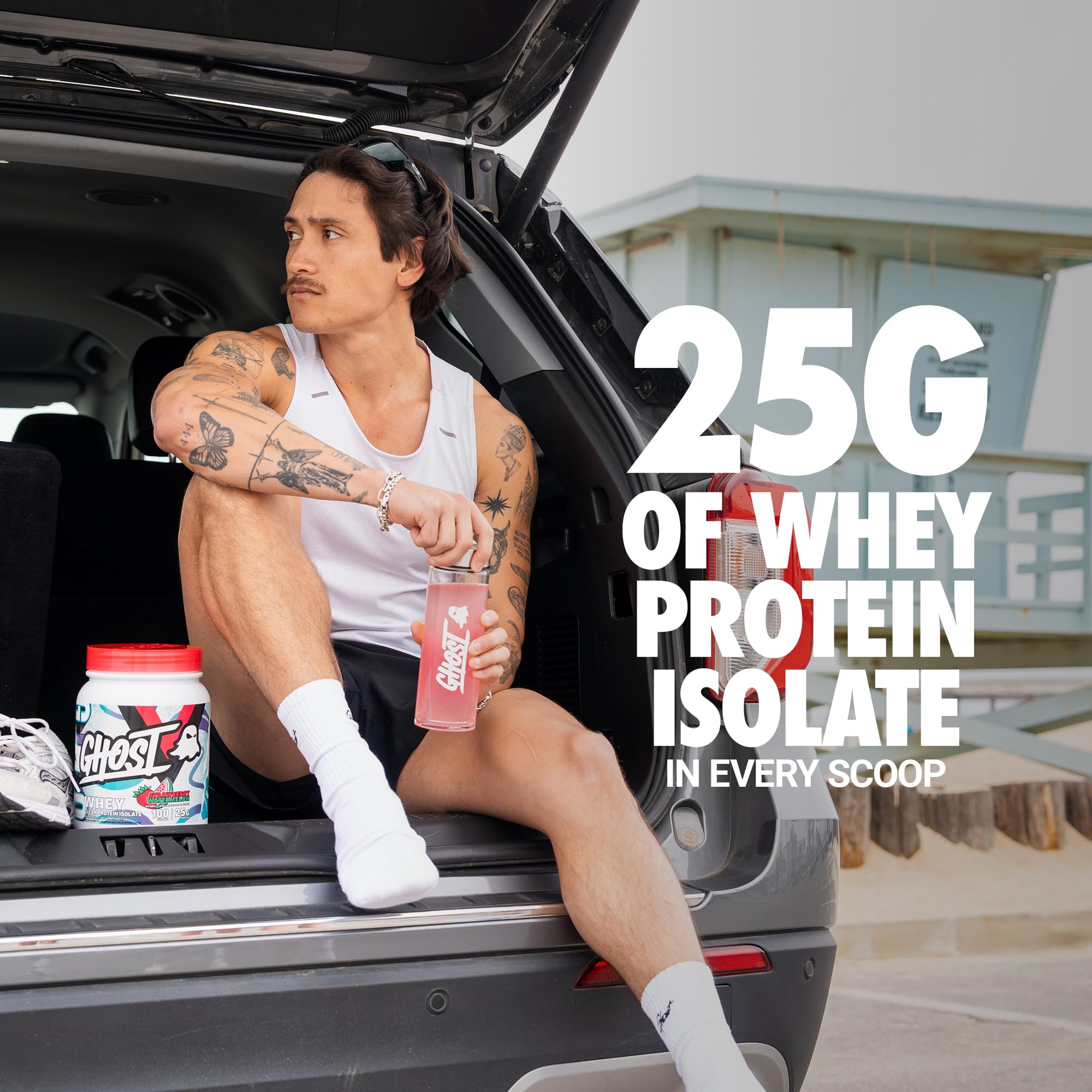 GHOST Clear Whey Isolate, étiquette transparente montrant les doses et ingrédients.