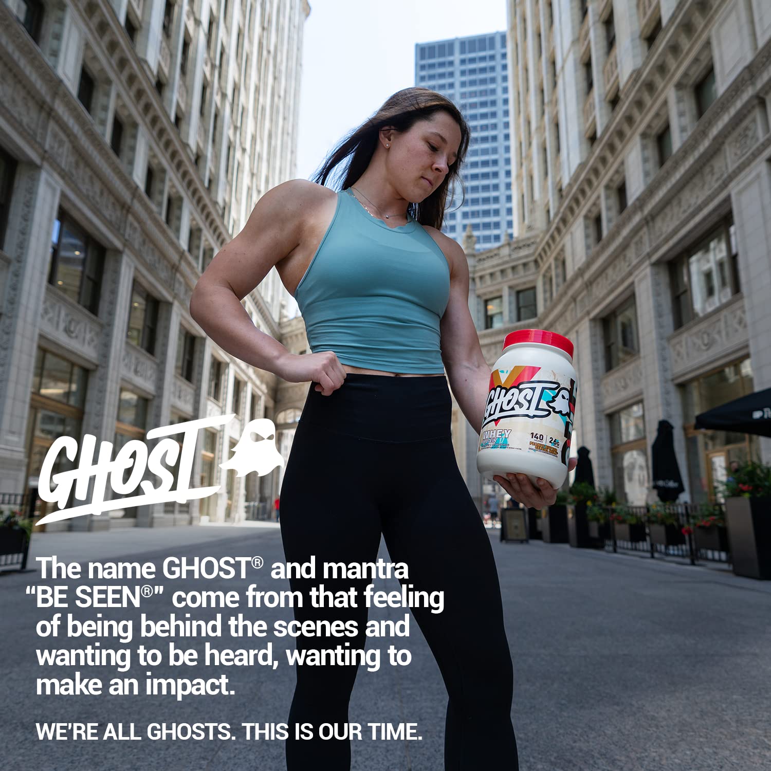 Mélange Ghost Whey Peanut Butter Cereal Milk dans un smoothie gourmand.