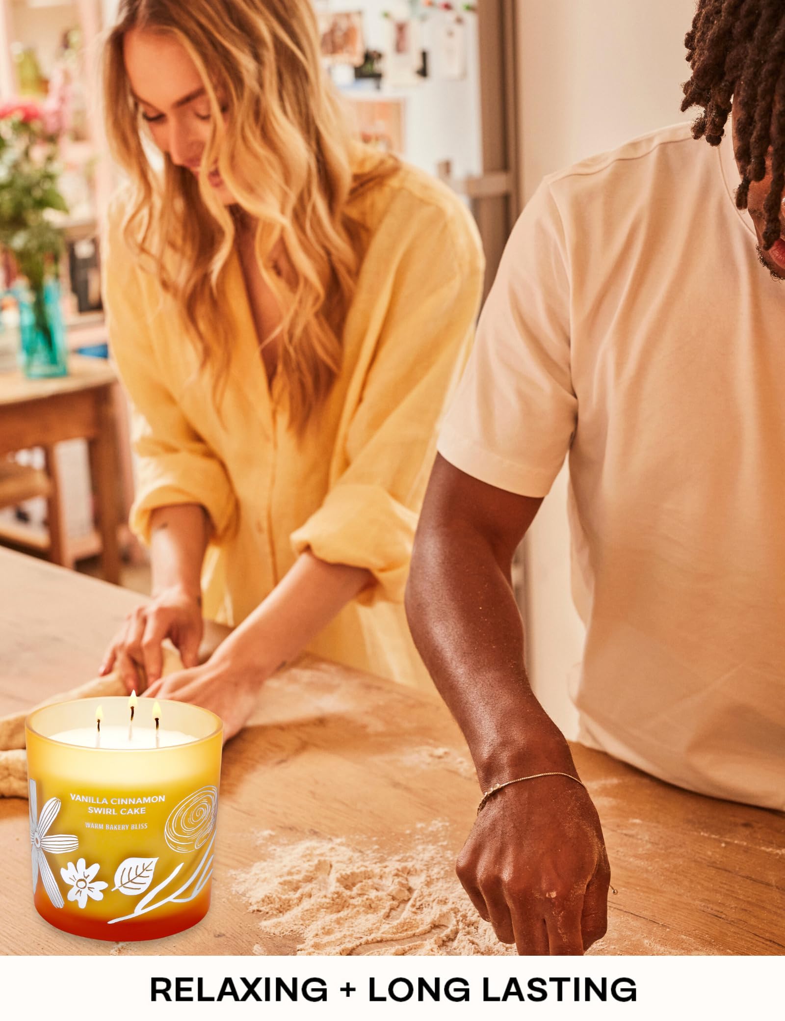 Bougie GIFTAWAY en verre avec couvercle bois, design orange chaleureux.