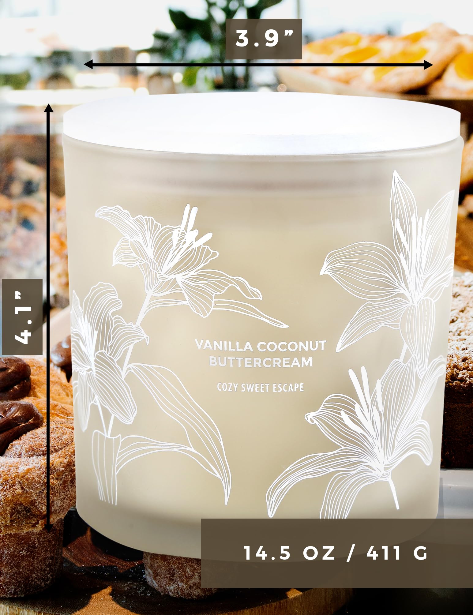 Bougie GIFTAWAY dans pot gris, couvercle en bois, décor élégant.