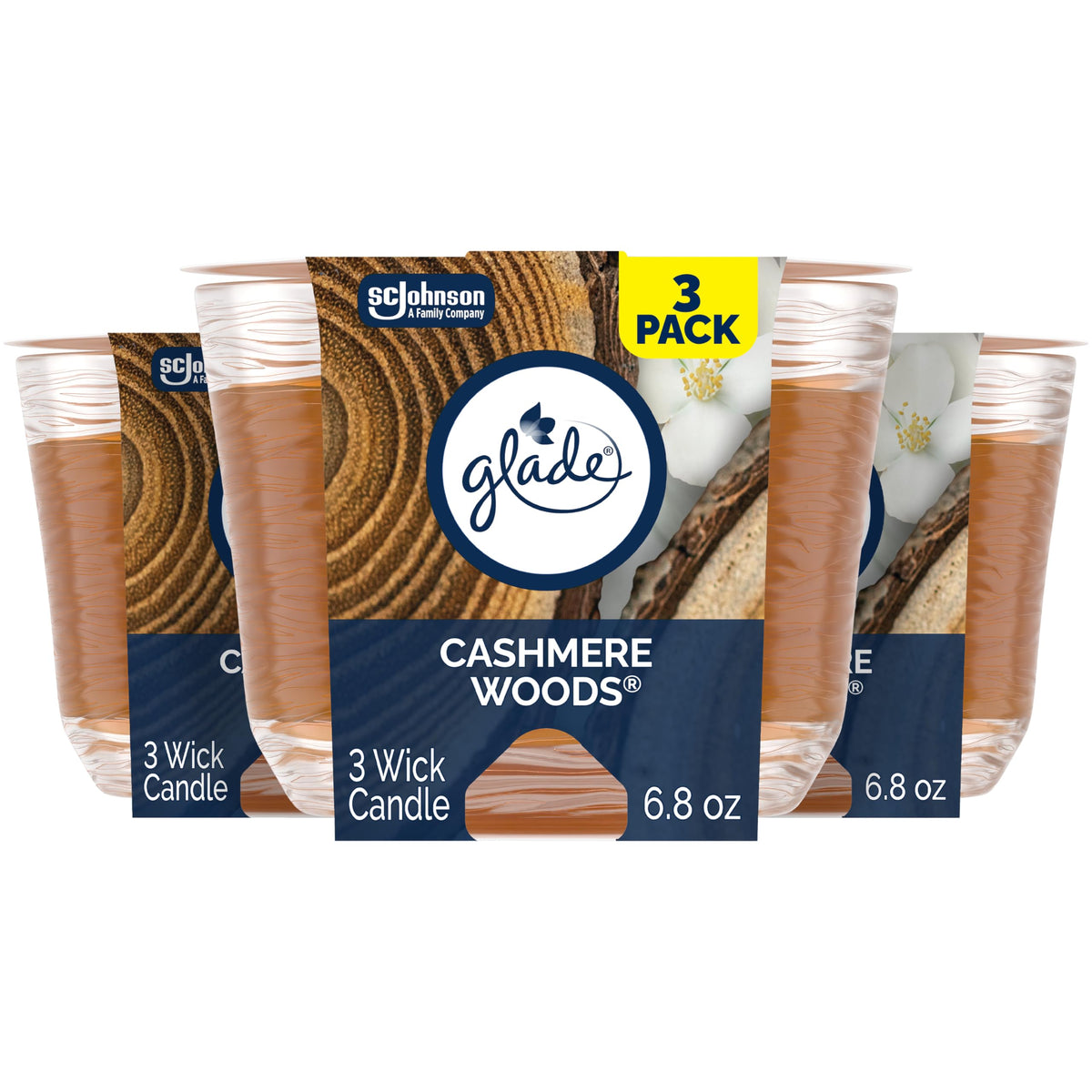 Bougie Glade Cashmere Woods à 3 mèches dans un verre pour une ambiance chaleureuse.