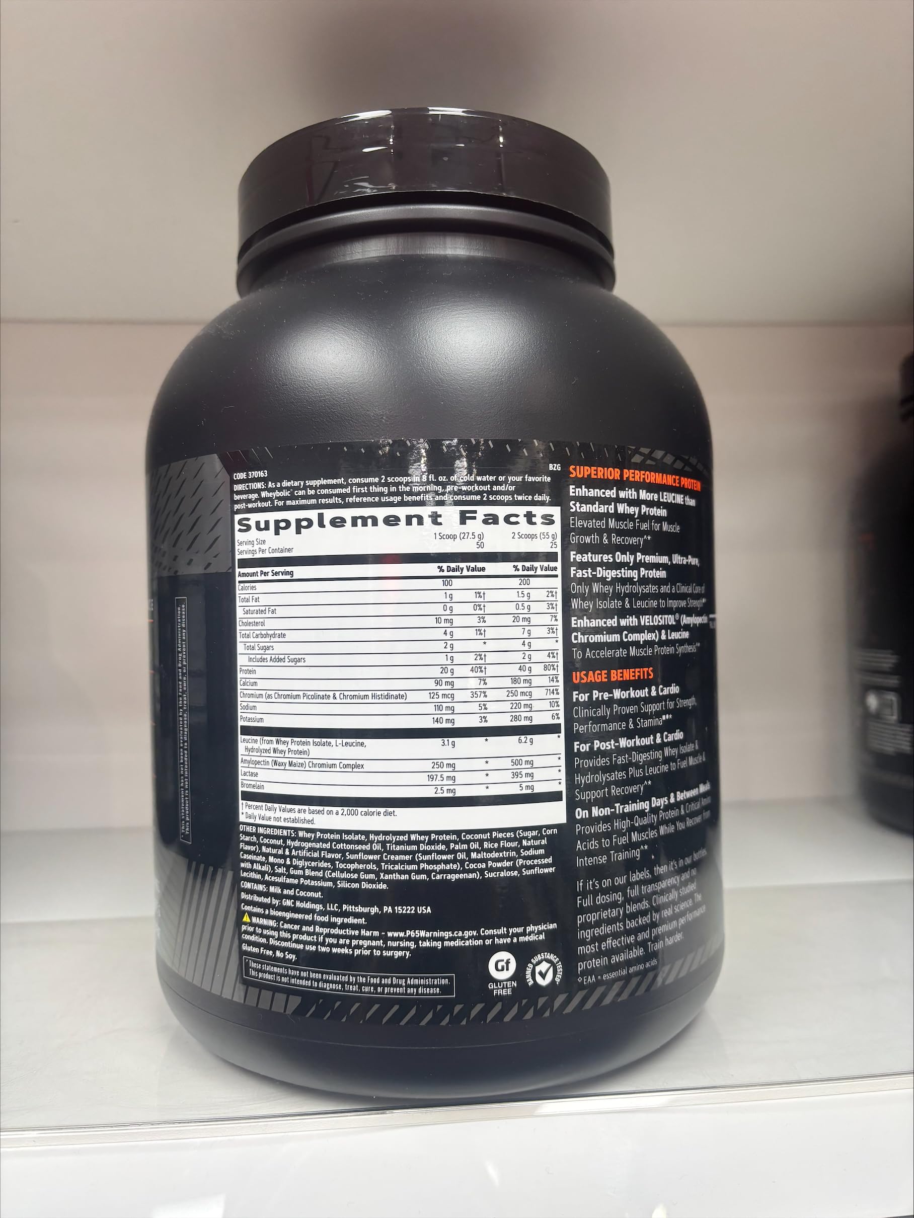 GNC AMP Wheybolic Coconut Caramel – produit testé contre les substances interdites.