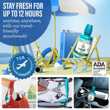 Texture crème du dentifrice Neem prête à être utilisée avec la brosse.