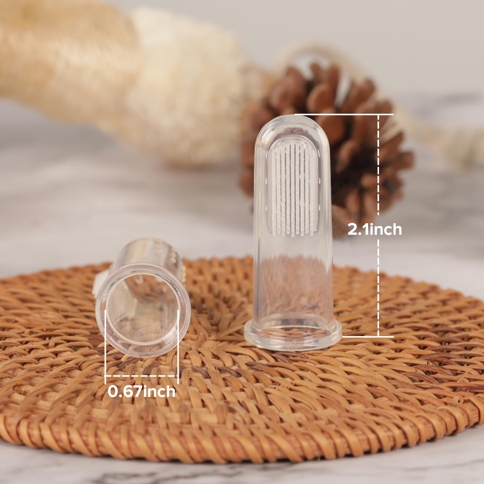 Massage doux des gencives avec la brosse-doigt Haakaa